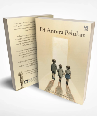 MOCKUP Di Antara Pelukan